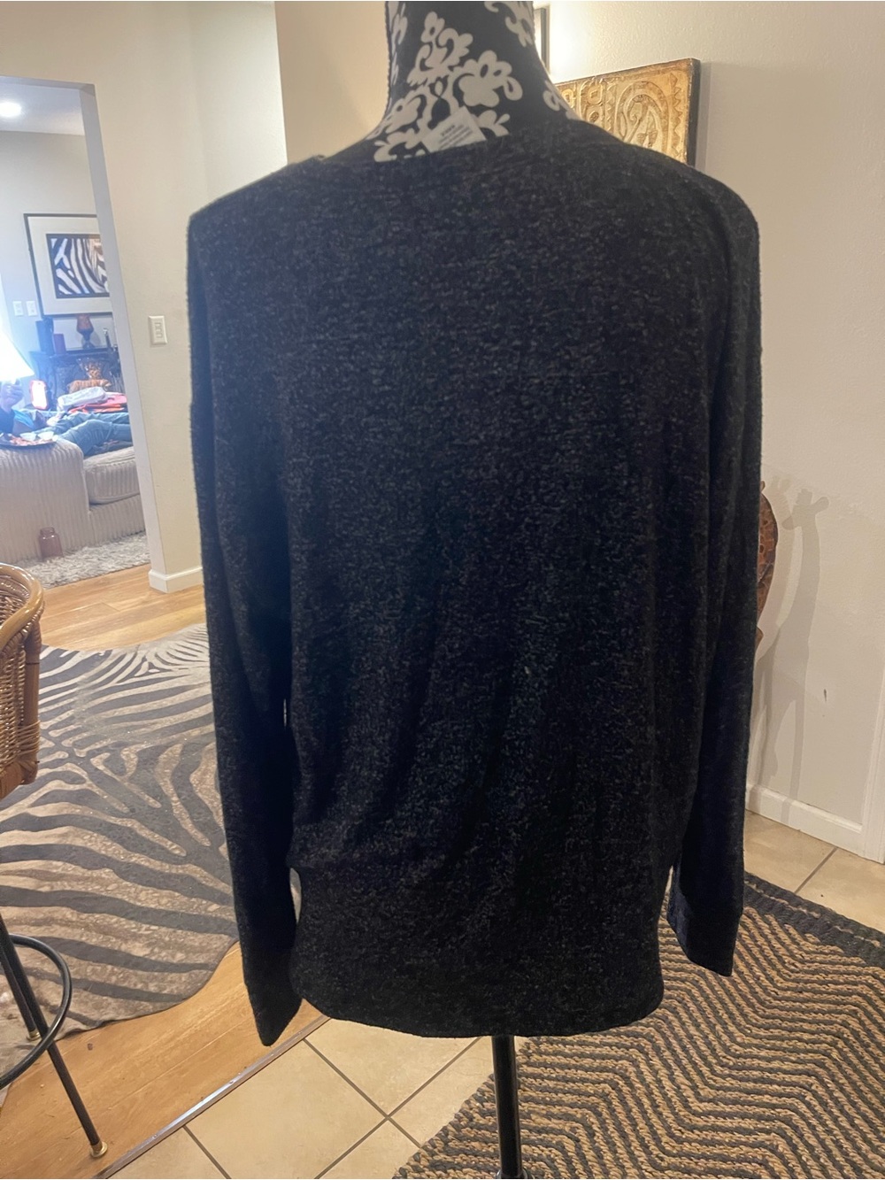 PINK Victoria's Secret Black Glitter Long-Sleeve Top with Gold Script NWOT - Picture 2 of 5